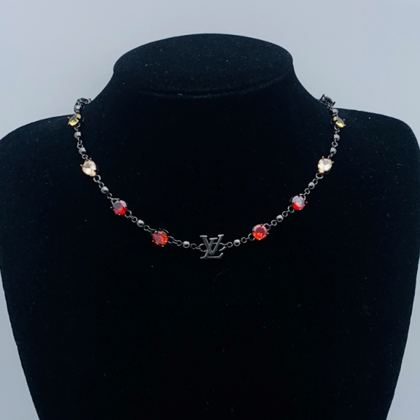 LV NECKLACE 18K GOLD PLATED Y177615