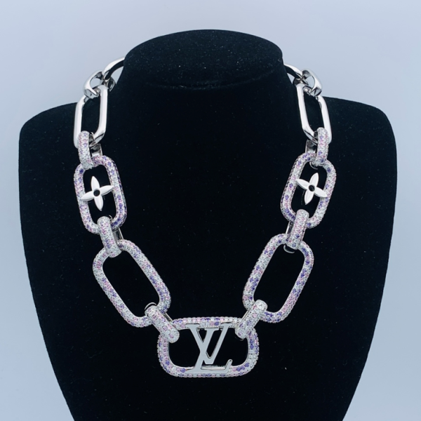 LV NECKLACE 18K GOLD PLATED Y170457