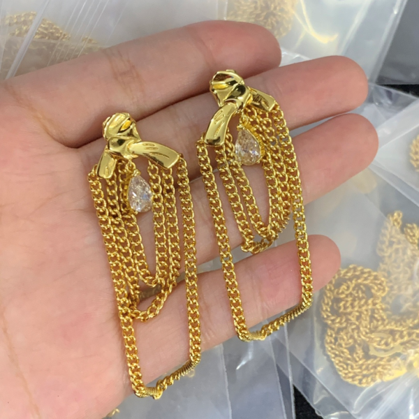 CELINE EARRING 18K GOLD PLATED Y173081