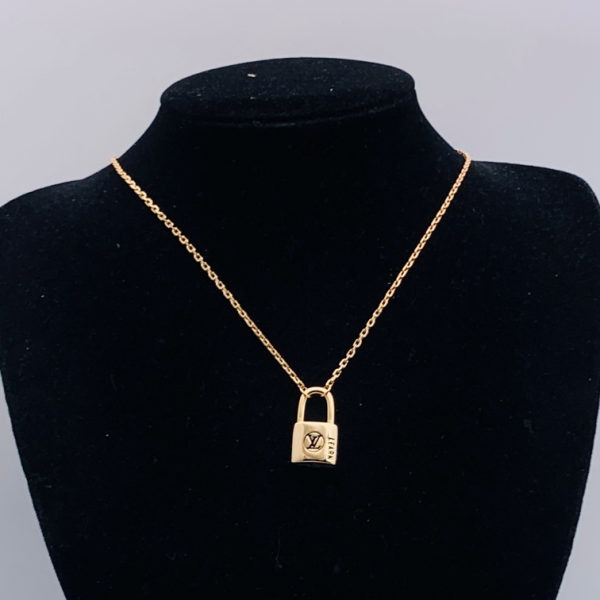 LV NECKLACE 18K GOLD PLATED Y188717
