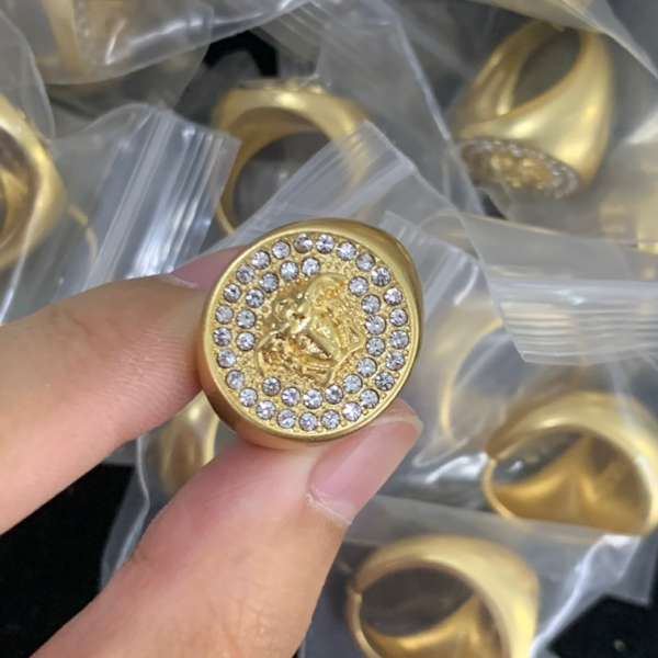 VERSACE RING 18K GOLD PLATED Y182851