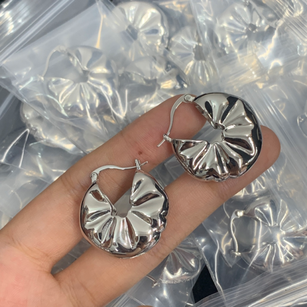 CELINE EARRING 18K GOLD PLATED Y148105