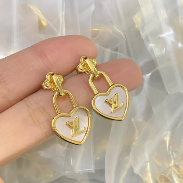 LV EARRING 18K GOLD PLATED Y192183