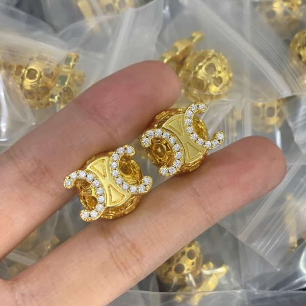 CELINE EARRING 18K GOLD PLATED Y176048
