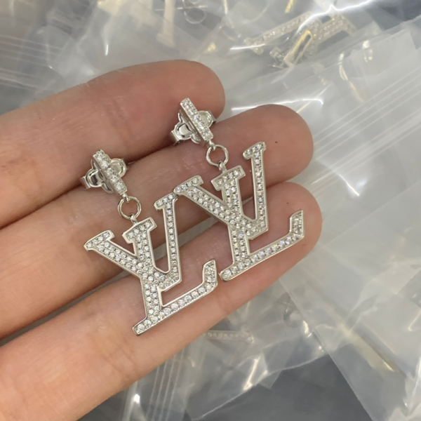 LV EARRING 18K GOLD PLATED Y191214