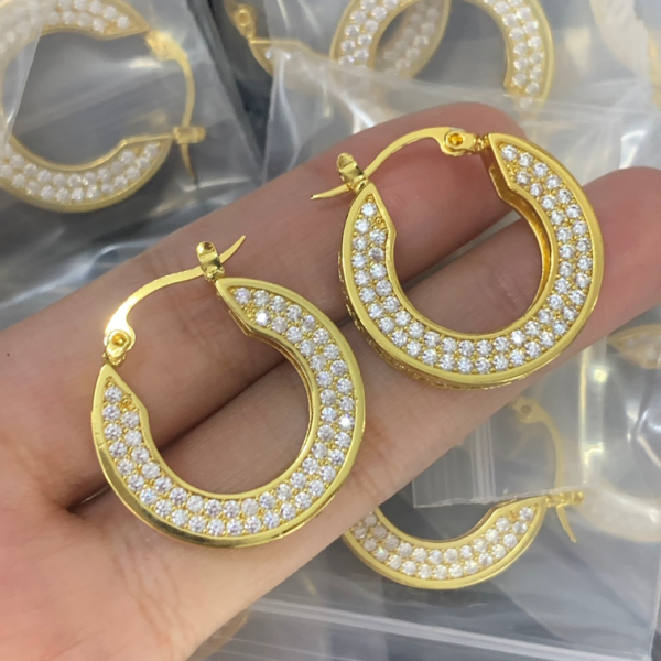 CELINE EARRING 18K GOLD PLATED Y176052