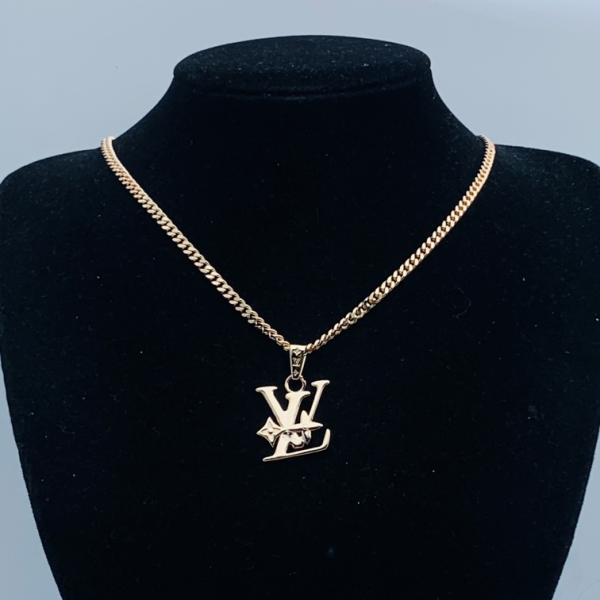 LV NECKLACE 18K GOLD PLATED Y193407