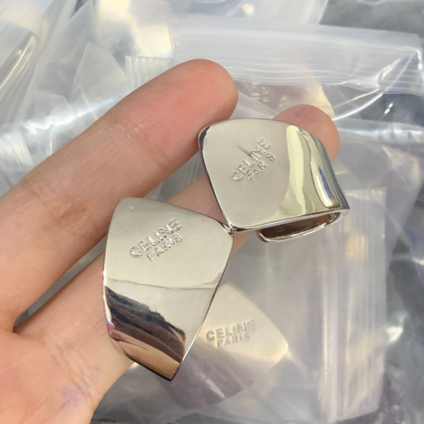 CELINE EARRING 18K GOLD PLATED Y182527