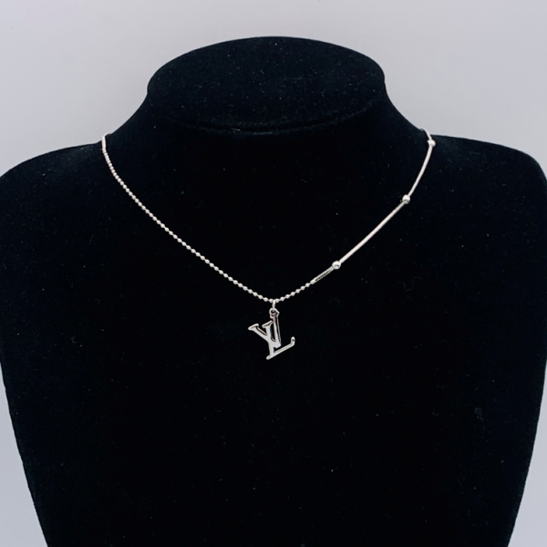 LV NECKLACE 18K GOLD PLATED Y181902