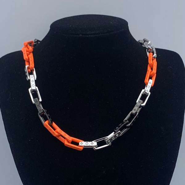 LV NECKLACE 18K GOLD PLATED Y175939