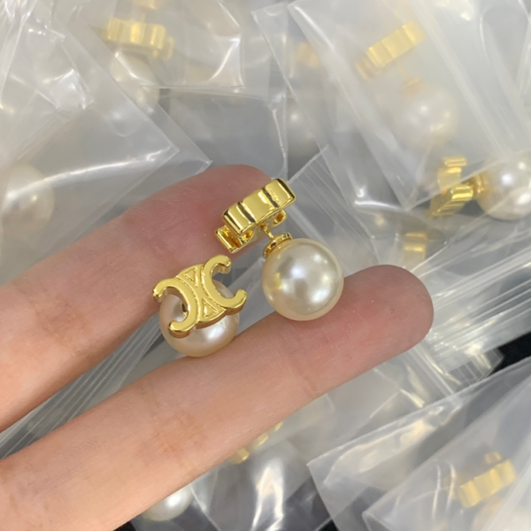 CELINE EARRING 18K GOLD PLATED Y182279