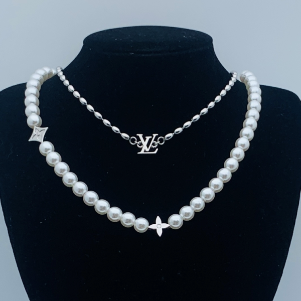 LV NECKLACE 18K GOLD PLATED Y175981