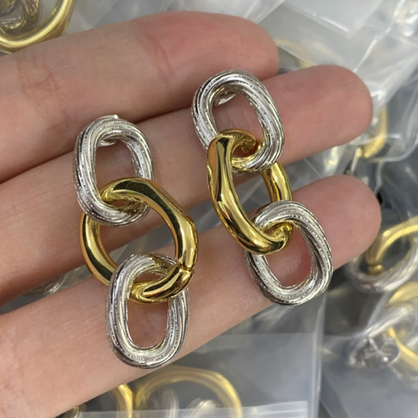 CELINE EARRING 18K GOLD PLATED Y180196