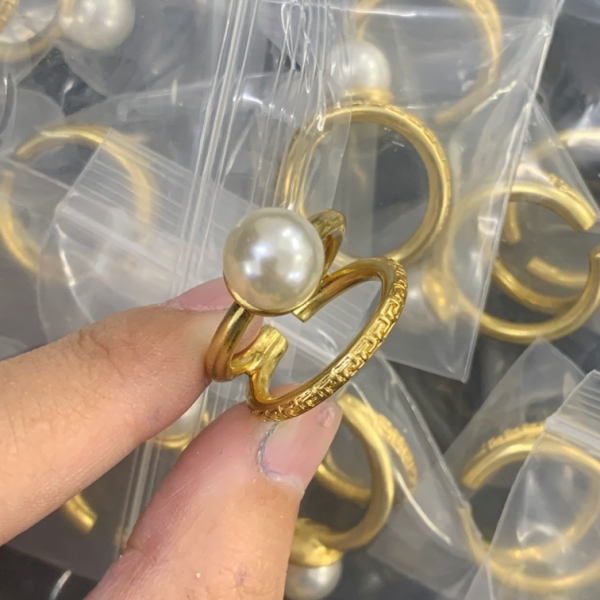 VERSACE RING 18K GOLD PLATED Y156920