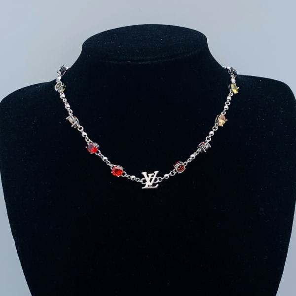 LV NECKLACE 18K GOLD PLATED Y177478