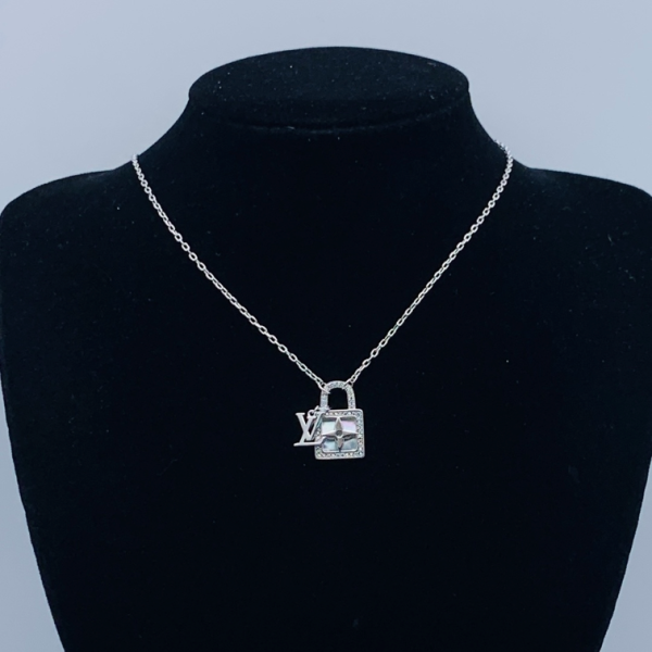 LV NECKLACE 18K GOLD PLATED Y175089