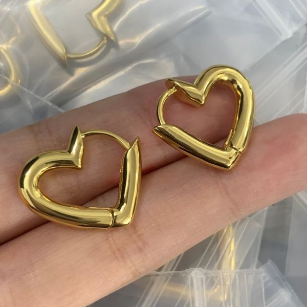 CELINE EARRING 18K GOLD PLATED Y161739