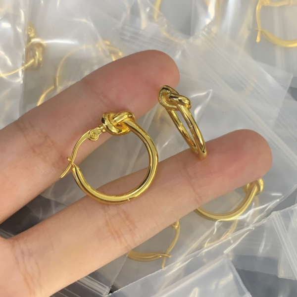 CELINE EARRING 18K GOLD PLATED Y176370