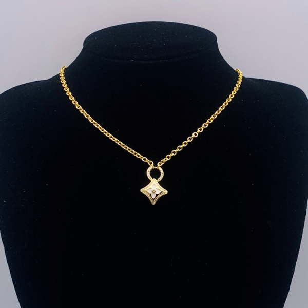 LV NECKLACE 18K GOLD PLATED Y179046