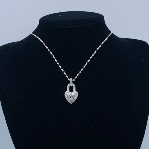 LV NECKLACE 18K GOLD PLATED Y175186