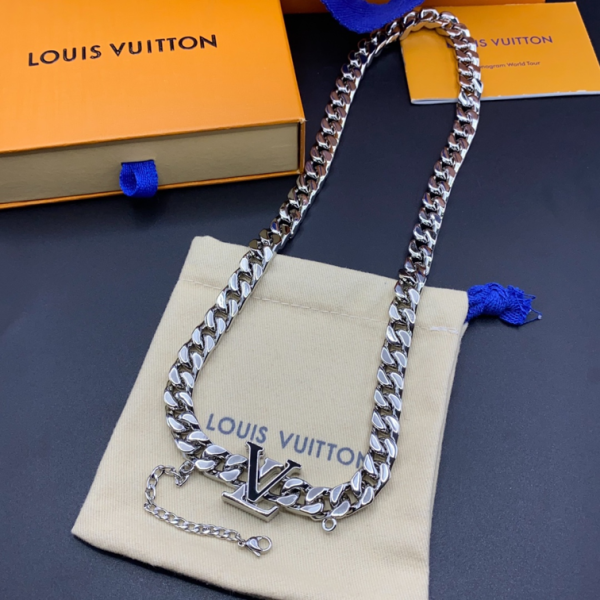 LV NECKLACE 18K GOLD PLATED Y178249-1