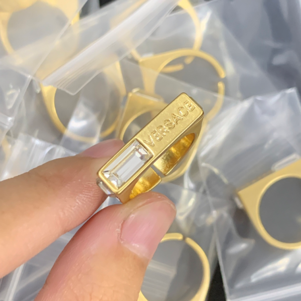 VERSACE RING 18K GOLD PLATED Y175451