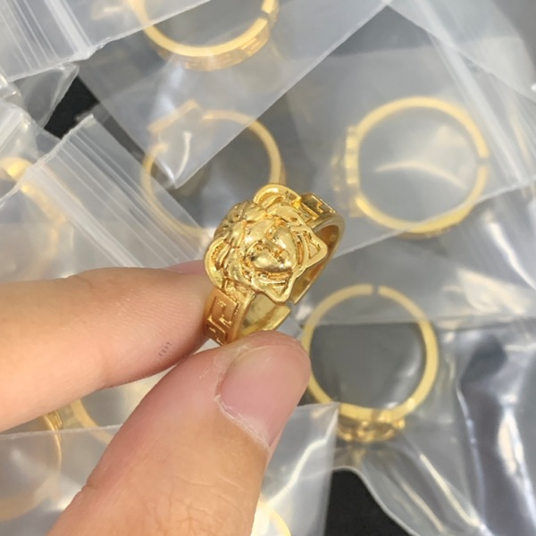 VERSACE RING 18K GOLD PLATED Y181220