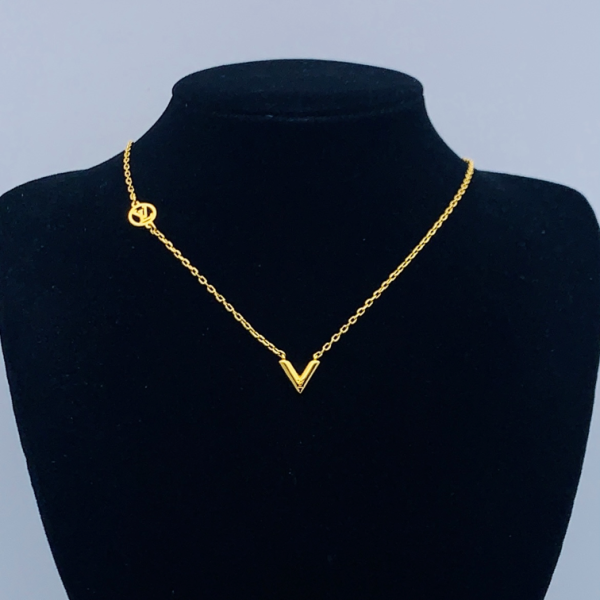 LV NECKLACE 18K GOLD PLATED Y173637