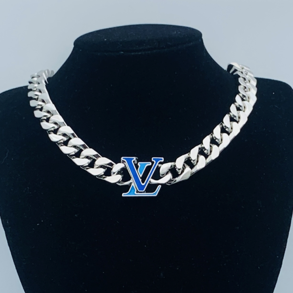 LV NECKLACE 18K GOLD PLATED Y176078