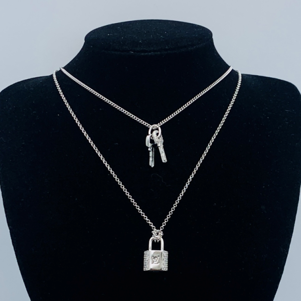 LV NECKLACE 18K GOLD PLATED Y177351