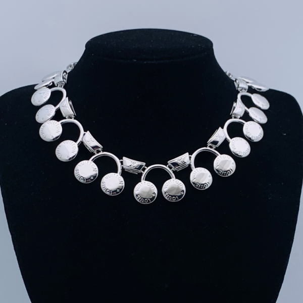 LV NECKLACE 18K GOLD PLATED Y174832