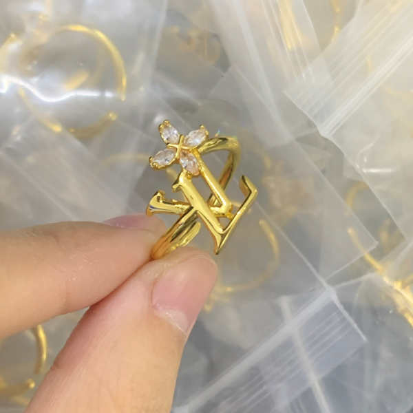 LV RING 18K GOLD PLATED Y191204