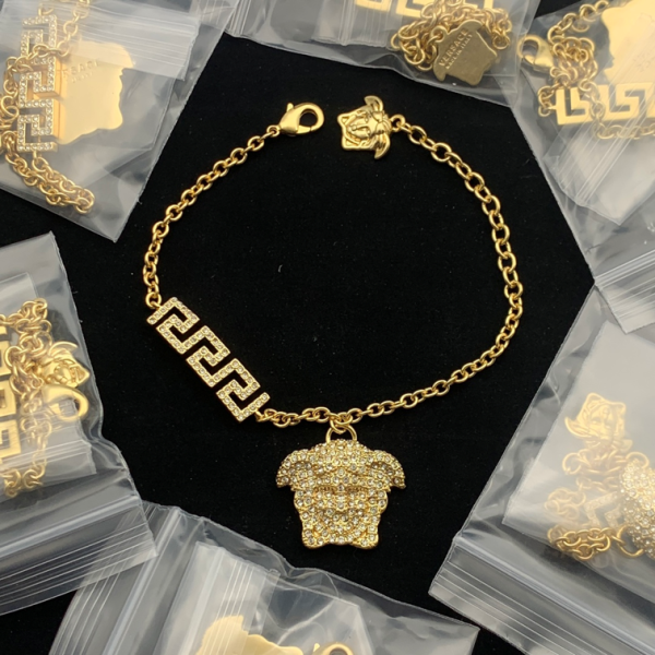VERSACE BRACELET 18K GOLD PLATED Y177473