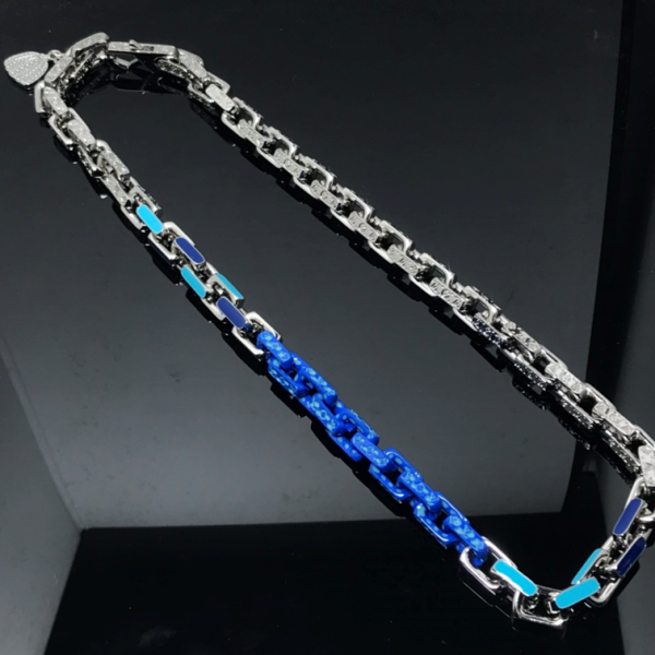 LV NECKLACE 18K GOLD PLATED Y176629