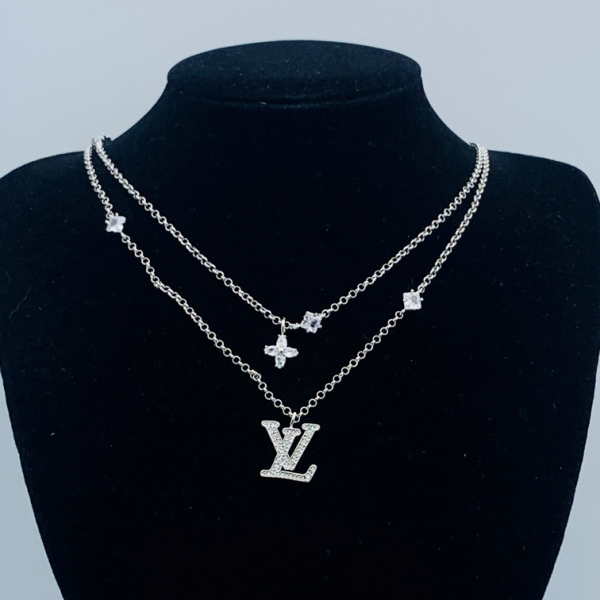 LV NECKLACE 18K GOLD PLATED Y176331