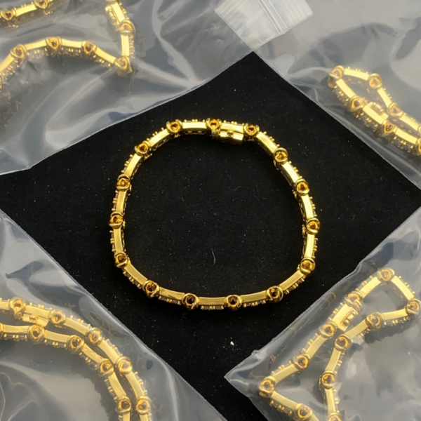 TIFFANY EARRING 18K GOLD PLATED Y175895