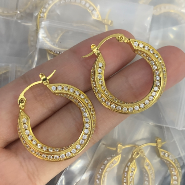 CELINE EARRING 18K GOLD PLATED Y176049