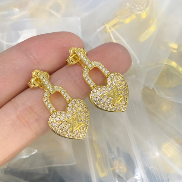 LV EARRING 18K GOLD PLATED Y191719