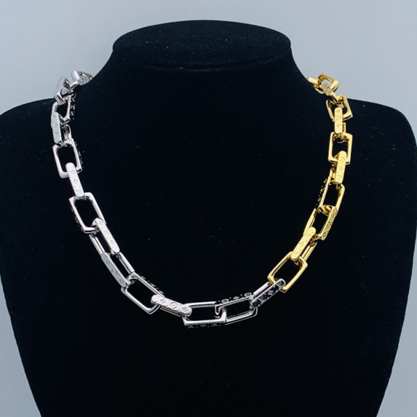 LV NECKLACE 18K GOLD PLATED Y177477