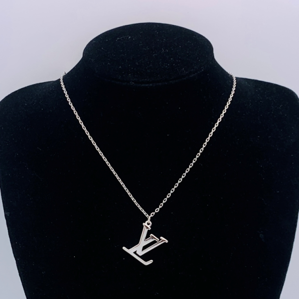 LV NECKLACE 18K GOLD PLATED Y183820
