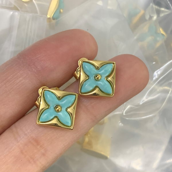LV EARRING 18K GOLD PLATED Y192568