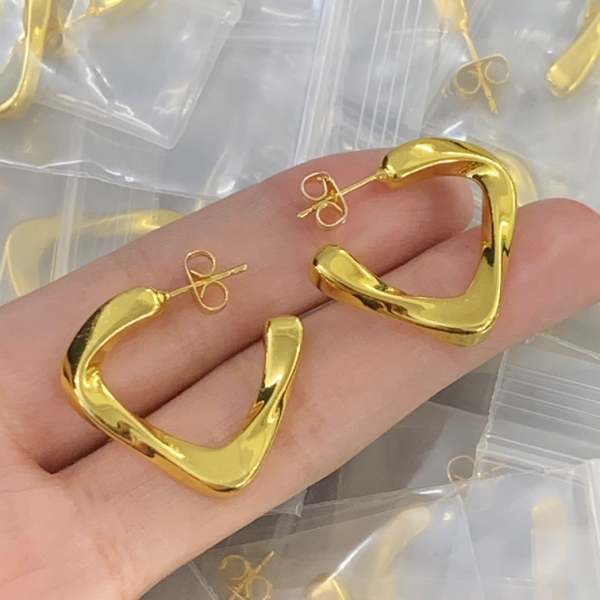 CELINE EARRING 18K GOLD PLATED Y184074
