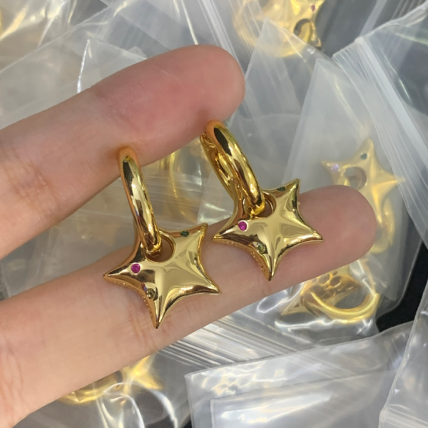 CELINE EARRING 18K GOLD PLATED Y170327