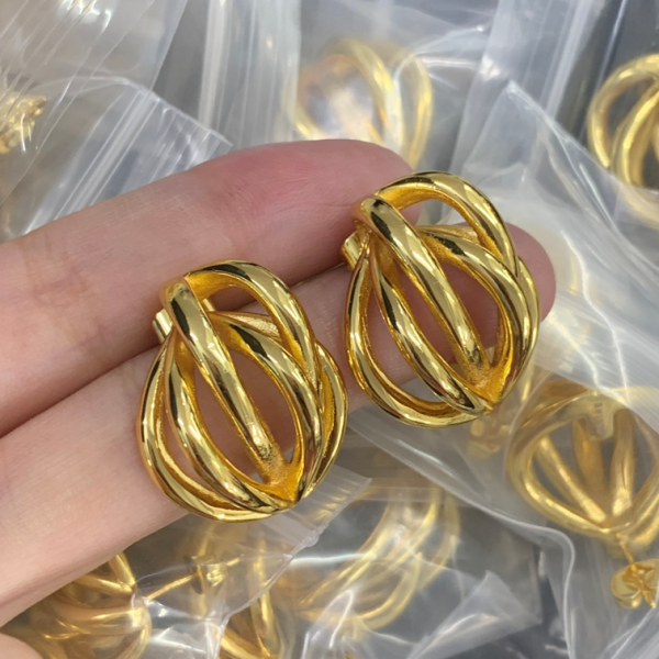 CELINE EARRING 18K GOLD PLATED Y159428