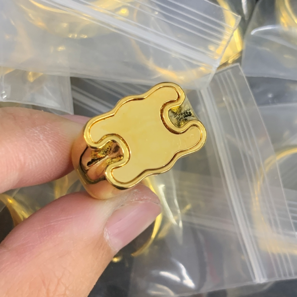 CELINE EARRING 18K GOLD PLATED Y157375