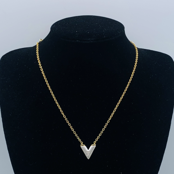 LV NECKLACE 18K GOLD PLATED Y170463