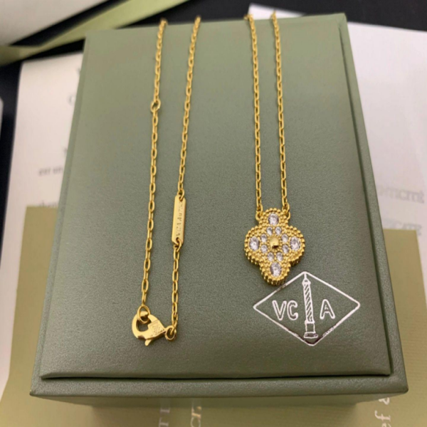 VCA NECKLACE 18K GOLD PLATED 15-37-6-1