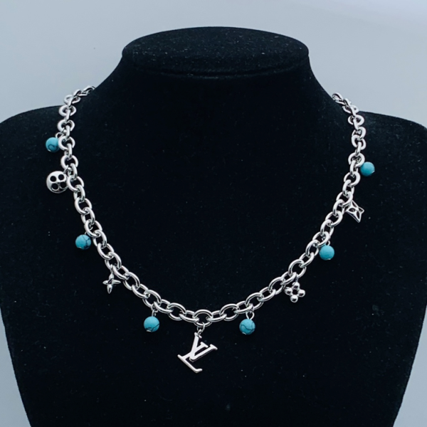 LV NECKLACE 18K GOLD PLATED Y193522