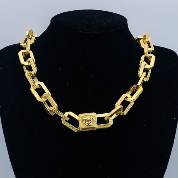 VERSACE NECKLACE 18K GOLD PLATED Y169587